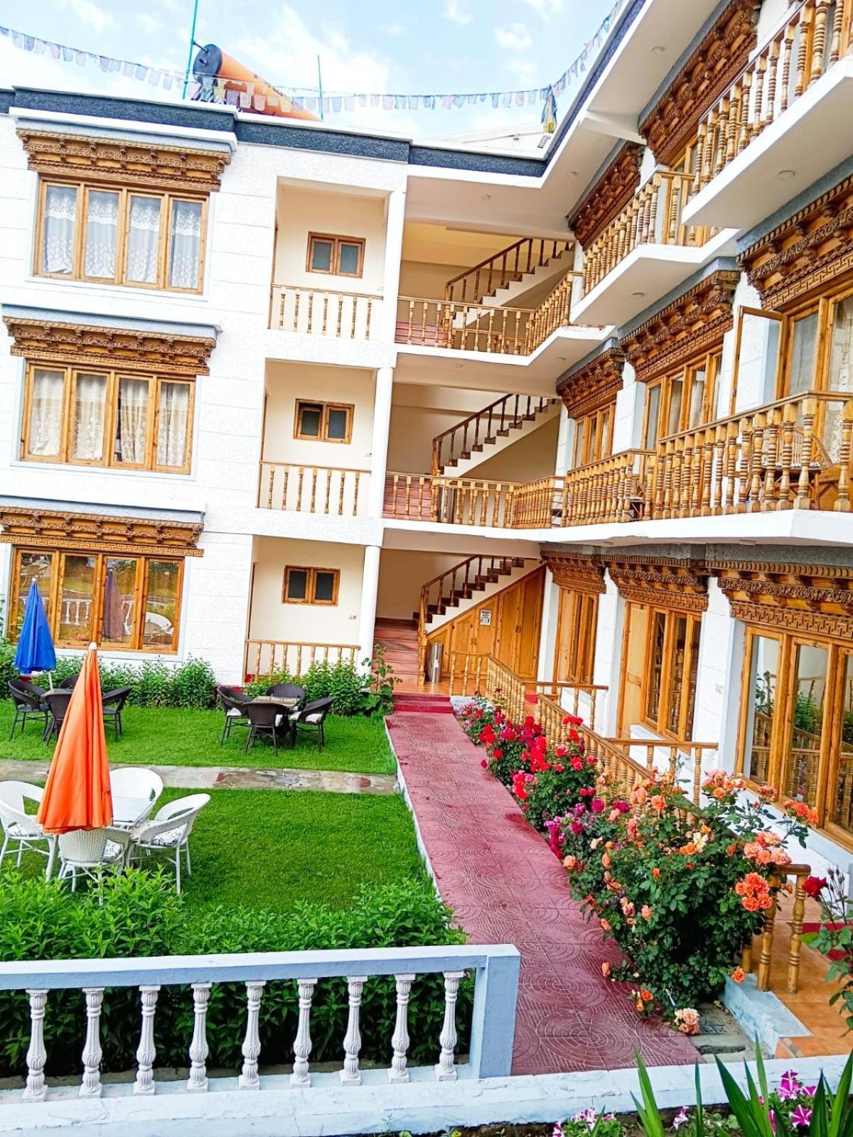 Kidar Hotell Leh Exteriör bild