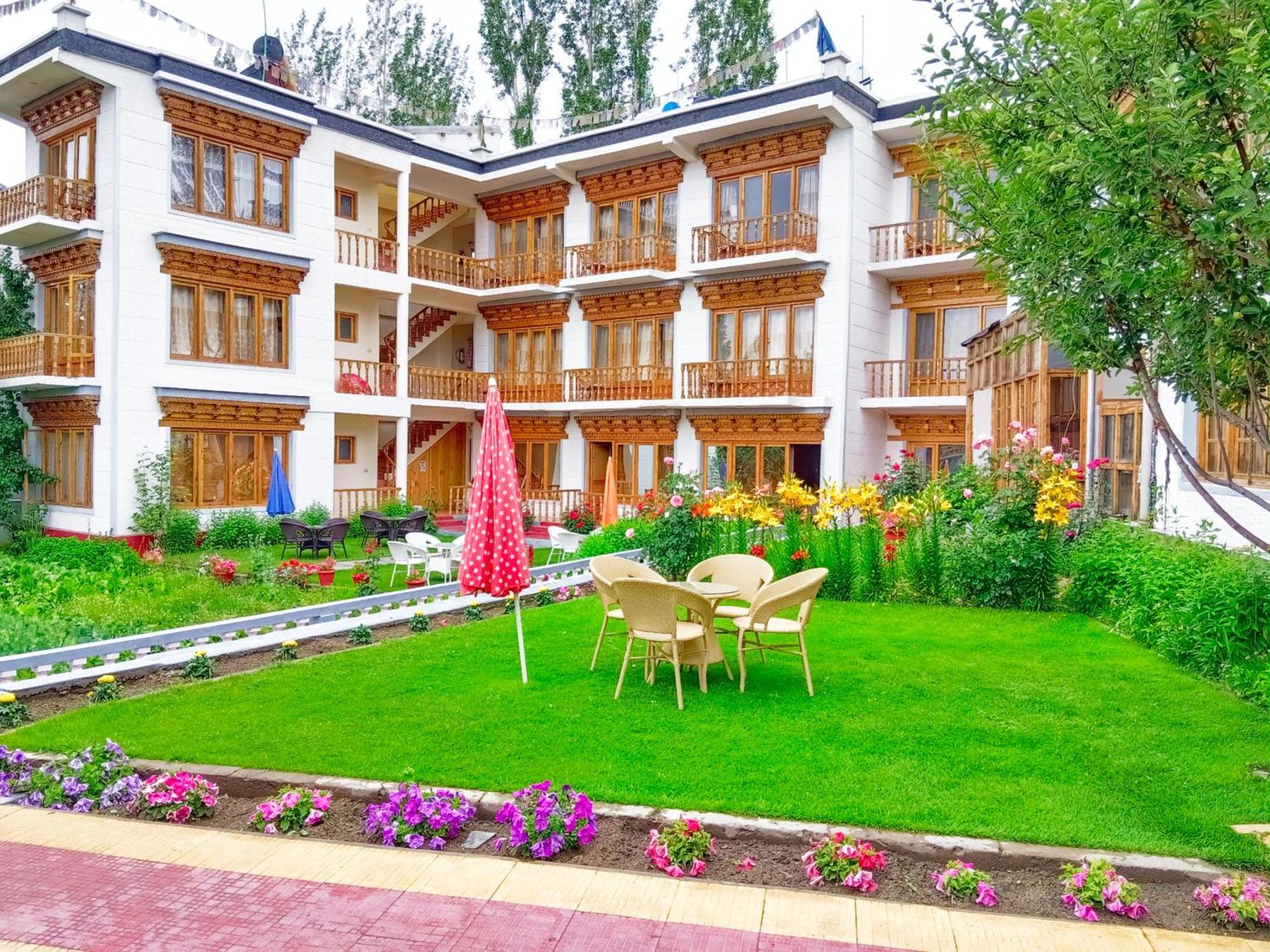 Kidar Hotell Leh Exteriör bild